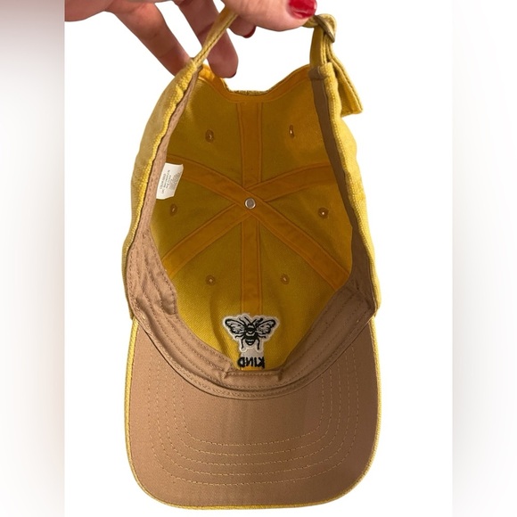 🐝 Yellow 🐝 BE KIND Adjustable Baseball Cap with embroidery. New condition - Picture 4 of 11